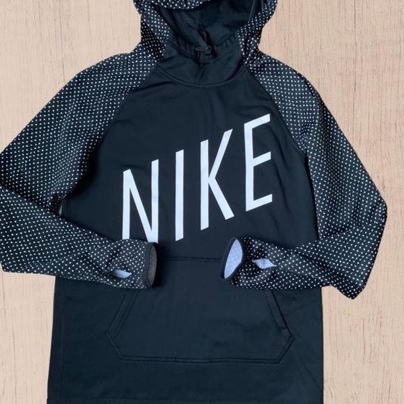 Women's Black Nike dri-fit hoodie - Picture 4 of 10